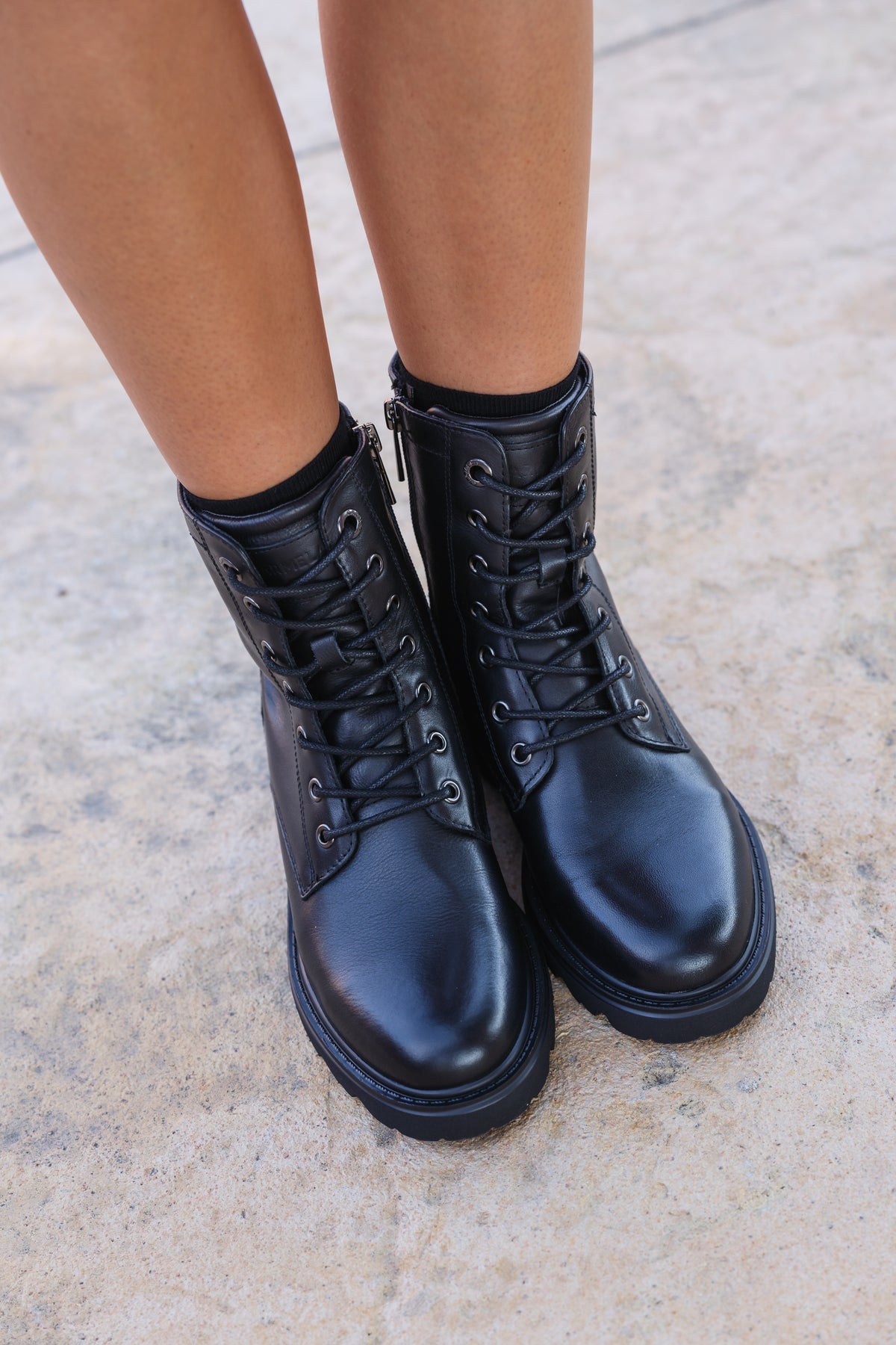 Anfibio donna in vera pelle nero