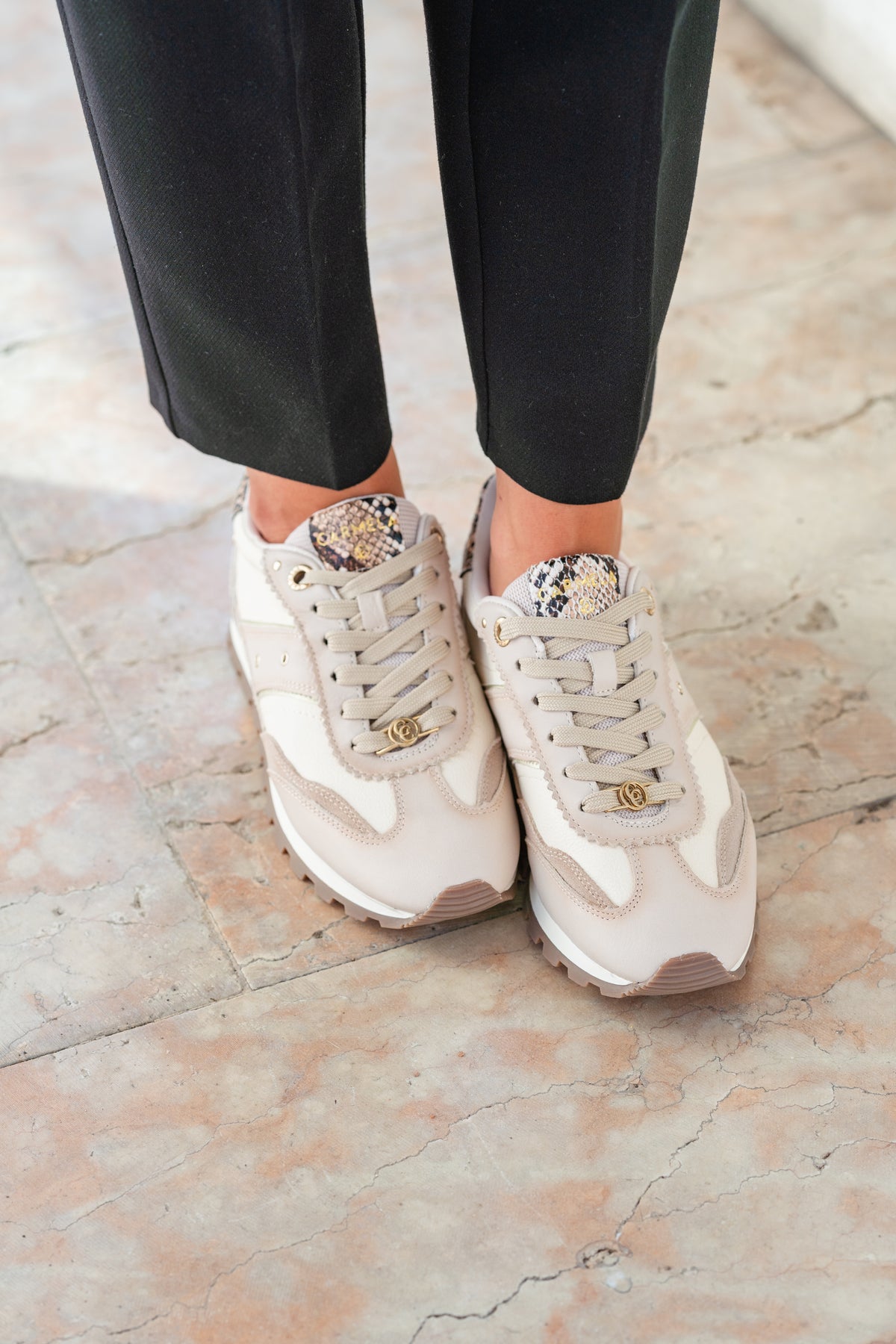 Sneakers in vera pelle beige con dettaglio animalier