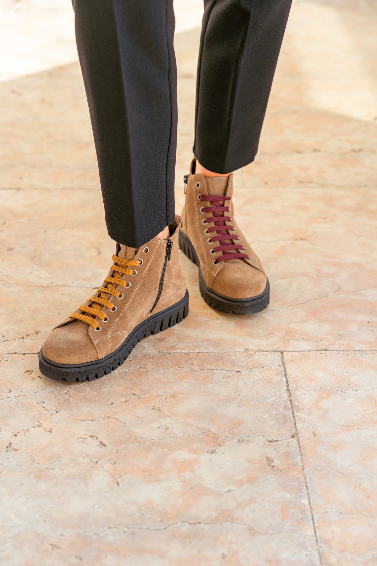 Stivaletto donna in camoscio beige - Art. OL940