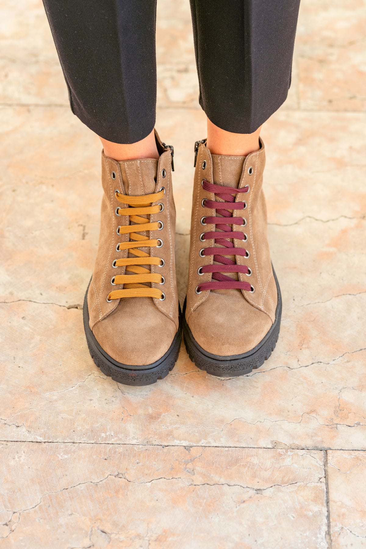 Stivaletto donna in camoscio beige - Art. OL940