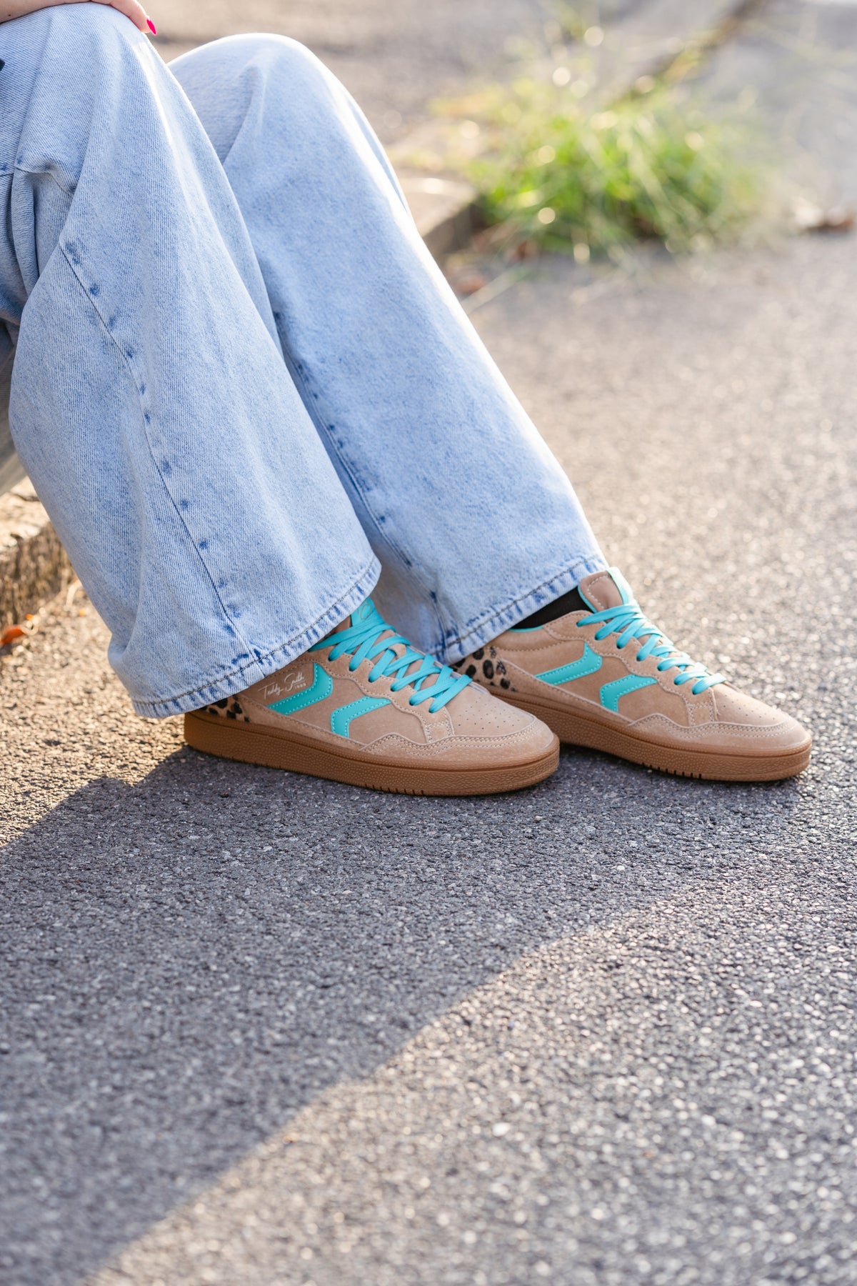 Sneakers in camoscio color sabbia