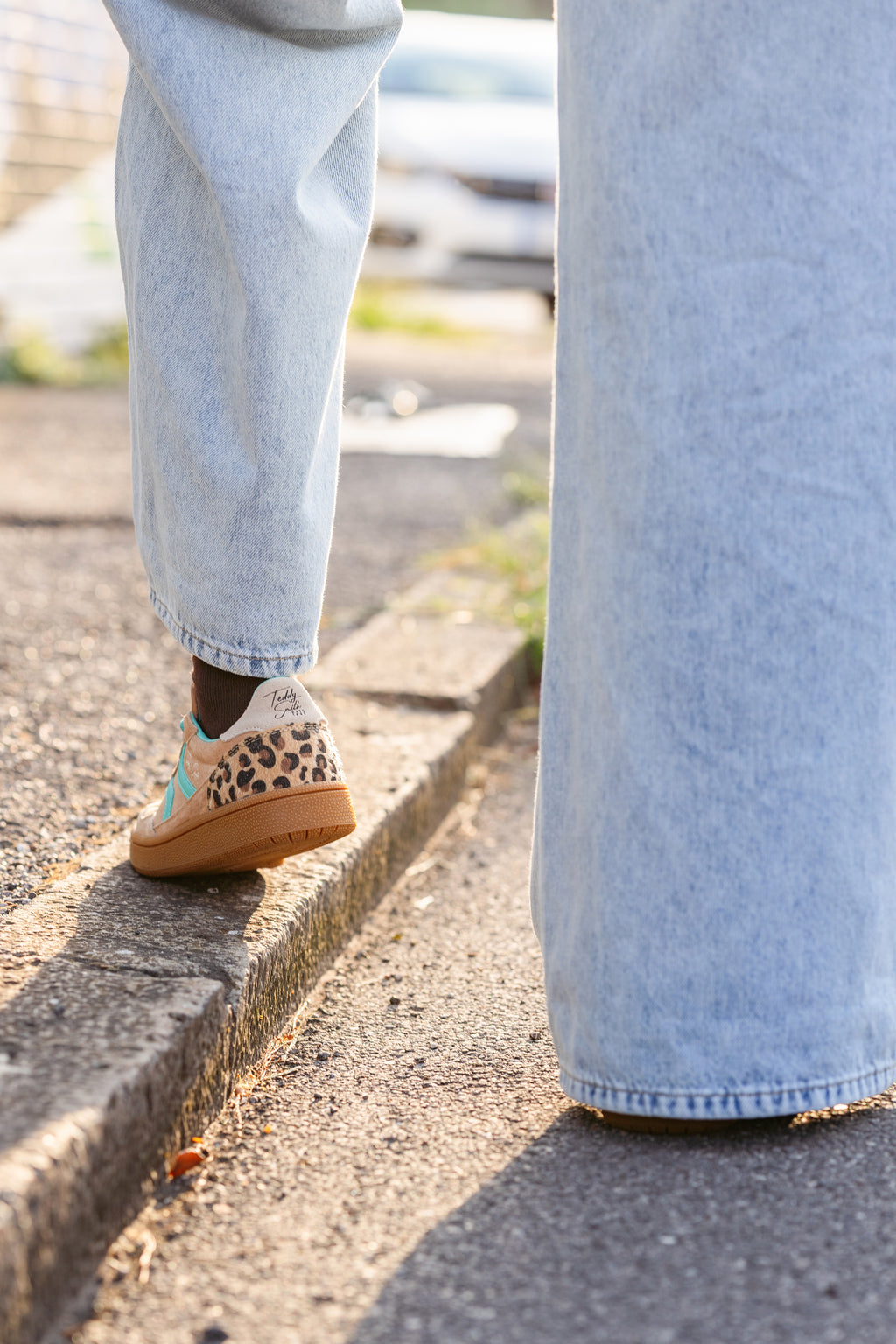 Sneakers in camoscio color sabbia